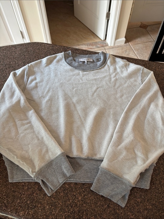 FRAME Tops - Frame Denim Light Gray Crewneck Sweatshirt with Contrast Trim